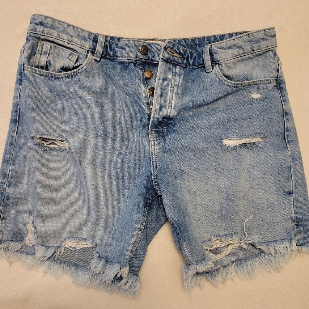 Zara Distressed Frayed High Rise Denim Shorts Medium Wash Button Fly Women's 16